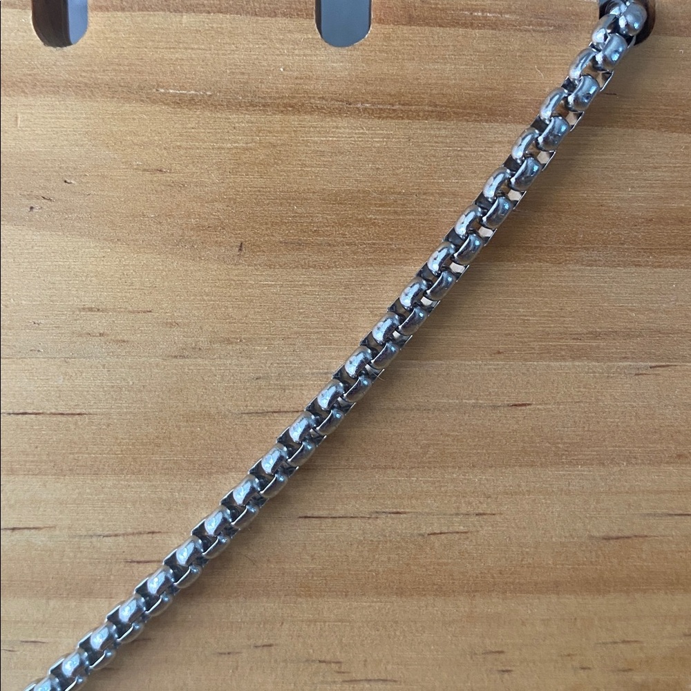 NWOT Carabiner Necklace - Picture 3 of 8